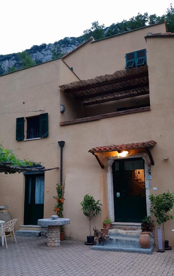 Agriturismo Alveare 菲纳莱利古雷 外观 照片